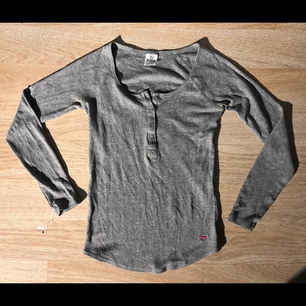 Victoria’s Secret Long Sleeve Button Blouse – Classic & Elegant